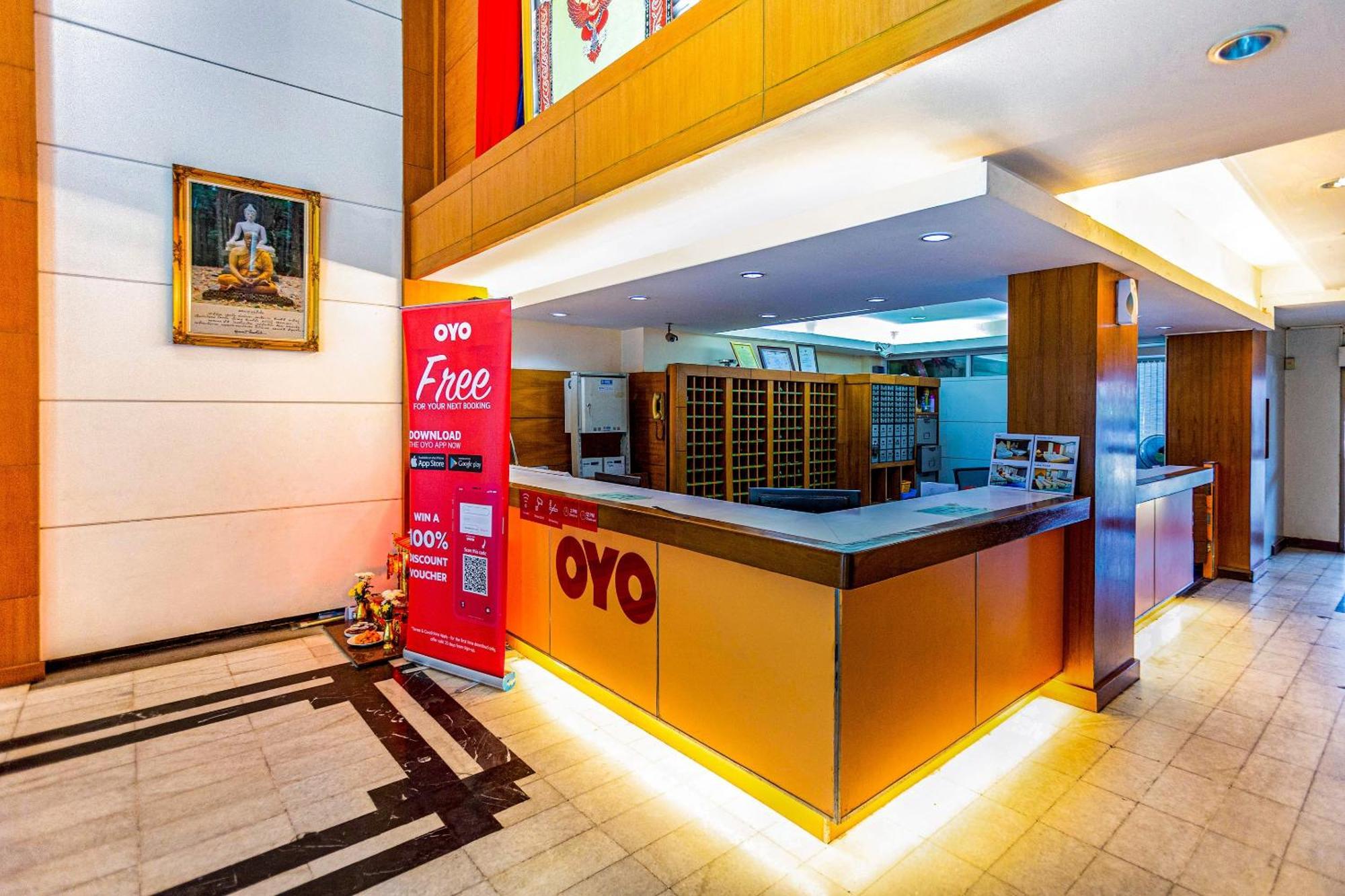 Oyo 441 Grand Thara Hotel Surat Thani Exterior foto