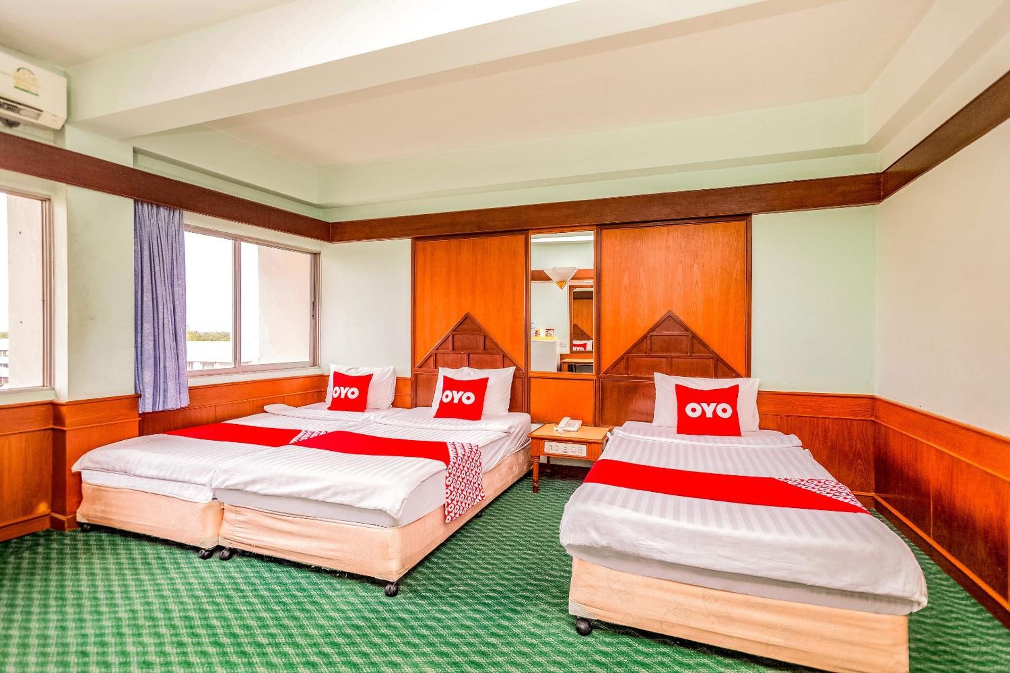 Oyo 441 Grand Thara Hotel Surat Thani Exterior foto