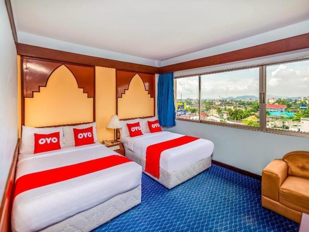 Oyo 441 Grand Thara Hotel Surat Thani Exterior foto